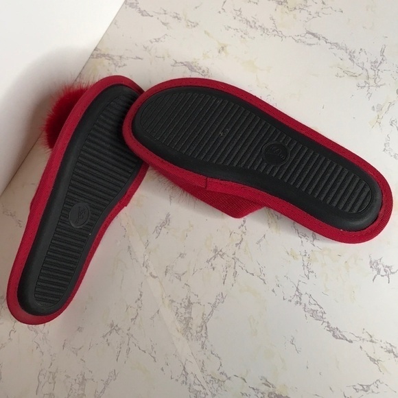 VICTORIAS SECRET RED POM POM POOF SLIPPERS SMALL - Picture 4 of 7